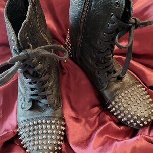 Steve Madden  Spiked Studded Black Tarnney Boots
